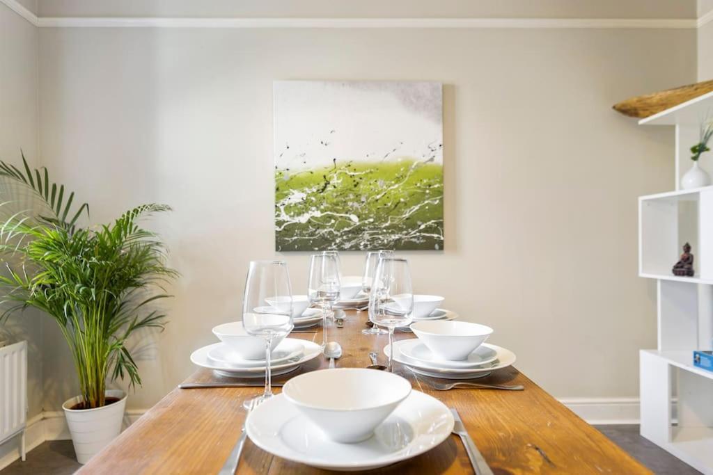 The Capstone Retreat - Beautiful Detached Family Home By Coastline Retreats, Arcade Machine, Parking, Bbq 본머스 외부 사진